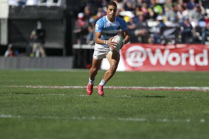 El "trabajo" anterior de Florio, como rugbier de Pumas 7s; Franco cambió de disciplina, pero sigue moviéndose en el deporte de alto nivel.