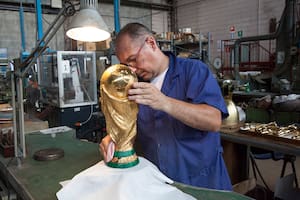 Dónde y quién hace el trofeo de la Copa del Mundo que los campeones trajeron a la Argentina