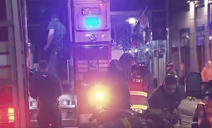 El trabajo de los bomberos para liberar al hombre atrapado duró casi 10 horas