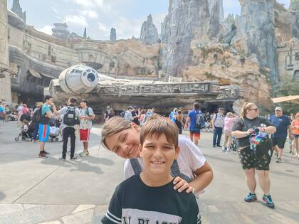 El trabajo de Sebastián les permitió recorrer varios lugares del mundo, entre ellos Estados Unidos, Jamaica, Camboya, Singapur, Tailandia, Italia.