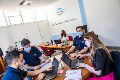 El trabajo desde casa ha hecho que algunos empleados se percataran de que lo único que les gustaba de su trabajo era socializar con sus colegas