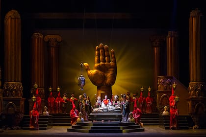 El trabajo lumínico de Eli Sirlin para la ópera Don Carlo, en el Teatro Colón (2015)