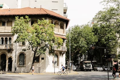 El tradicional barrio de Palermo es uno de los que tiene mayores áreas verdes en la ciudad 