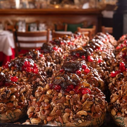 El tradicional pan dulce navideño se fabrica hace 40 años y se vende sin importar la época del año