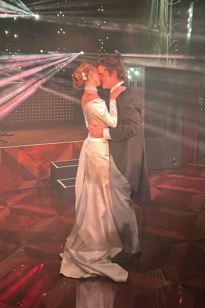 El tradicional vals de los novios