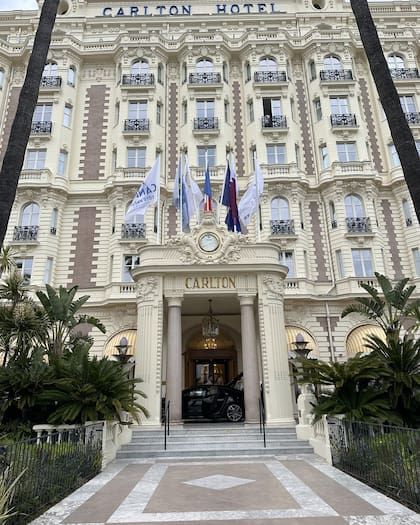 El tradicional y lujoso hotel Carlton en el paseo de La Croisette