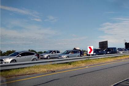 El tránsito en las rutas es intenso por el recambio de quincena.