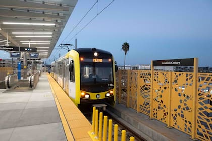 El transporte de Los Angeles anunció viajes gratuitos durante el 31 de diciembre y 1° de enero