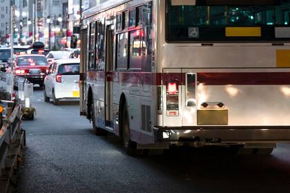 El transporte público podría reducirse a la mitad