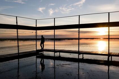 Cerca de la mitad del corral de presuelta está ocupado por agua