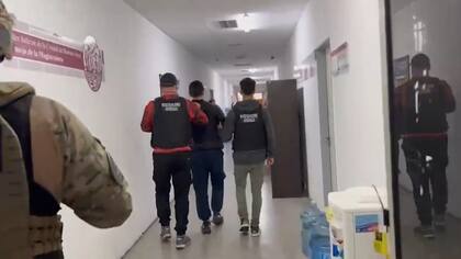 El traslado de "El Tano", detenido por vender estupefacientes en el parque Tres de Febrero