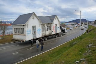 La ciudad donde mudan casas históricas para no demolerlas