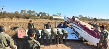 El traslado de la narcoavioneta estrellada en Chaco