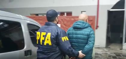 El traslado de uno de los detenidos