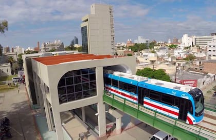 El Tren al Desarrollo, inaugurado en 2016.