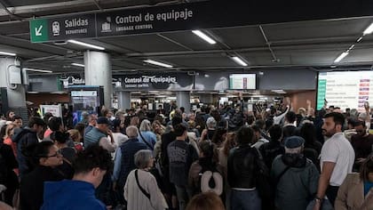 El tren de alta velocidad transformó radicalmente el transporte terrestre en España.