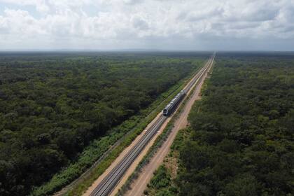 El Tren Maya recorre más de 1500 kilómetros y visita pueblos mágicos, cenotes y sitios arqueológicos