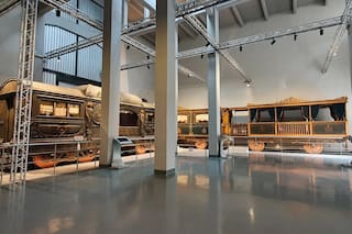 Quién fue el Pontífice que tuvo su propio convoy con trono, balcón y hasta capilla para dar misa