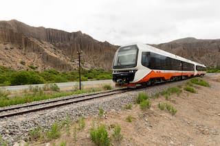 Comienza a operar un nuevo tren turístico en uno de los paisajes más lindos del país
