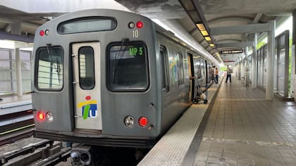 El Tren Urbano de Puerto Rico comenzó a construirse en 1996 y fue inaugurado en 2004