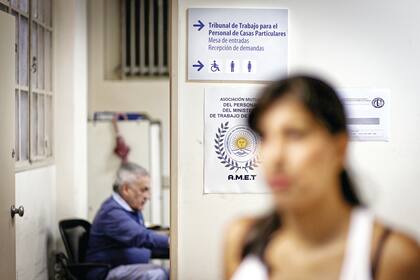 El Tribunal del Servicio Doméstico del Ministerio de Trabajo nacional interviene en conflictos entre empleadas y empleadores