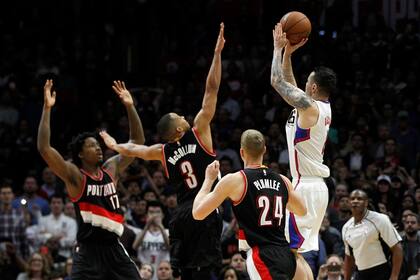 El triple del triunfo de los Clippers
