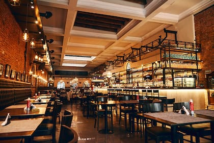 El Tropezón, fundado en 1896, volvió a abrir sus puertas en 2017 después de permanecer cerrado durante 34 años