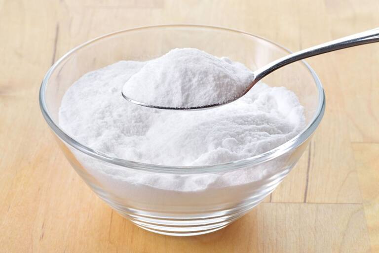 El efectivo truco con bicarbonato de sodio para eliminar las hormigas y cucarachas de tu hogar