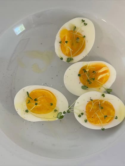 El truco para conservar los huevos frescos durante un mes consiste en una fórmula con vinagre, agua y especias