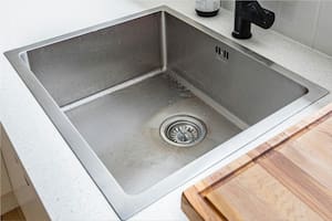 ¿Cómo destapar una cañería con ingredientes caseros?