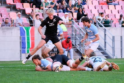 El try de Ramón Fernández Miranda coronó una gran jugada colectiva entre backs y forwards y aseguró la victoria a 10 del final