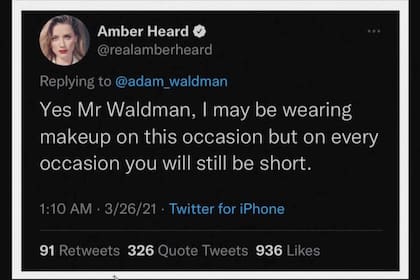 El tuit de Amber Heard en respuesta a Adam Waldman (Crédito: Twitter/@realamberheard)