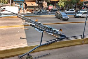 El túnel de Av. Balbín, luego de que un camión derribara el arco metálico