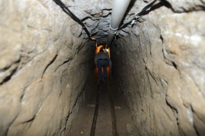 El túnel por el que escapó el Chapo Guzmán tenía un kilómetro y medio de longitud