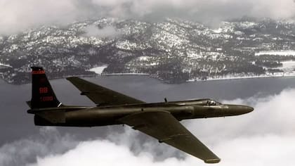 El U-2 fue diseñado para espiar sobre el territorio de la Unión Soviética para seguirle la pista a su desarrollo militar y sirvió también para espiar lo que ocurría en la Cuba castrista