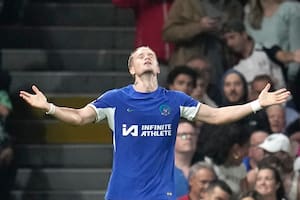 Chelsea lo compró por más de US$100 millones, pero no juega desde hace 17 meses y fue suspendido