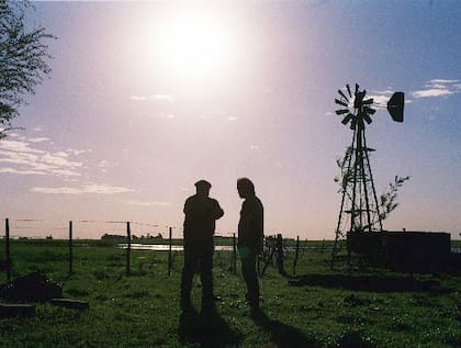 Es fundamental la inversión en los sistemas de transporte ferroviarios y viales, promoviendo la competencia intra-modal y garantizando caminos rurales accesibles