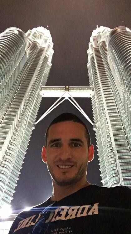 El último destino de la familia: Kuala Lumpur; Cellerino, en las torres Petronas