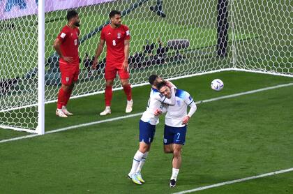 El último grito: Jack Grealish festeja el sexto gol de Inglaterra ante Irán