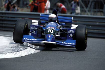 El último intento de Bertrand Gachot en la Fórmula 1: entre 1994 y 1995 fue piloto y accionista de la escudería Pacific Grand Prix Ltd. 