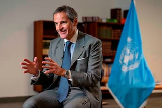 El uranio enriquecido iraní podría seguir en Isfahán, dice a la AP el jefe nuclear de la ONU