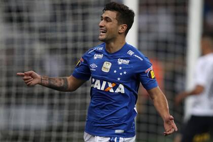 El uruguayo, quien viajó desde Japón y llegó con lo justo al partido, marcó uno de los goles de Cruzeiro