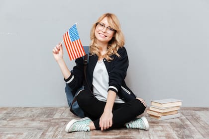 El Uscis anunció la implementación del Examen de Educación Cívica para la Naturalización de 2025