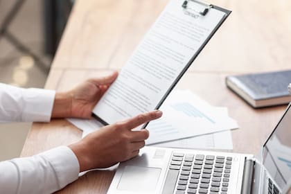 El Uscis dio a conocer detalles sobre las extensiones de las visas de trabajo