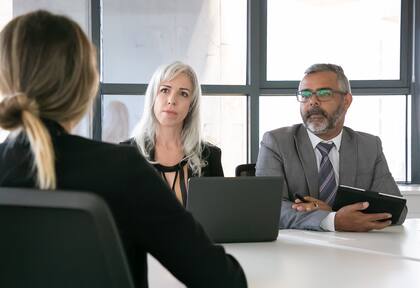 El Uscis dio a conocer que, a partir del 13 de septiembre de 2023, los solicitantes de asilo afirmativo deben llevar a un intérprete