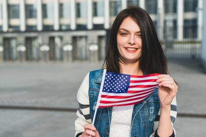 El Uscis informó que solo aquellos que cuenten con una solicitud de asilo aprobada podrán optar por tramitar la de sus familiares