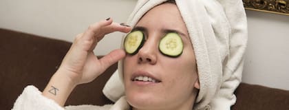 El uso constante de Zoom y videollamadas, sumado al uso del tapabocas para salir al exterior, impacta en los hábitos de wellness: con el foco puesto en el rostro y el ámbito doméstico, cambian los paradigmas y se genera otro tipo de demandas