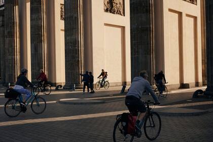El uso de bicicletas o monopatines eléctricos para ir al trabajo en Berlín aumentó post pandemia en detrimento del transporte público