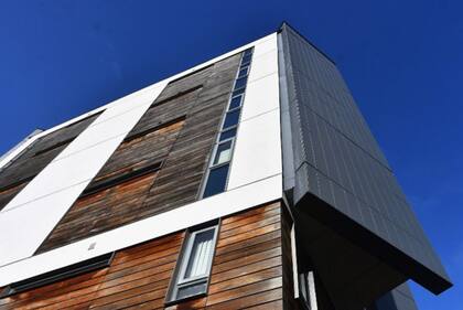 El uso de la madera era legal anteriormente. Pero estos revestimientos deben ahora ser sustituidos.