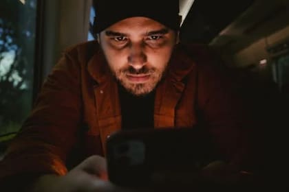 El uso de pantallas puede generar problemas de salud (Foto Pexels)